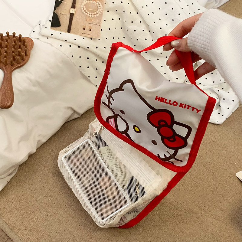 Hello Kitty Portable Large Cap - Travel Accessories Needed 评论和价格