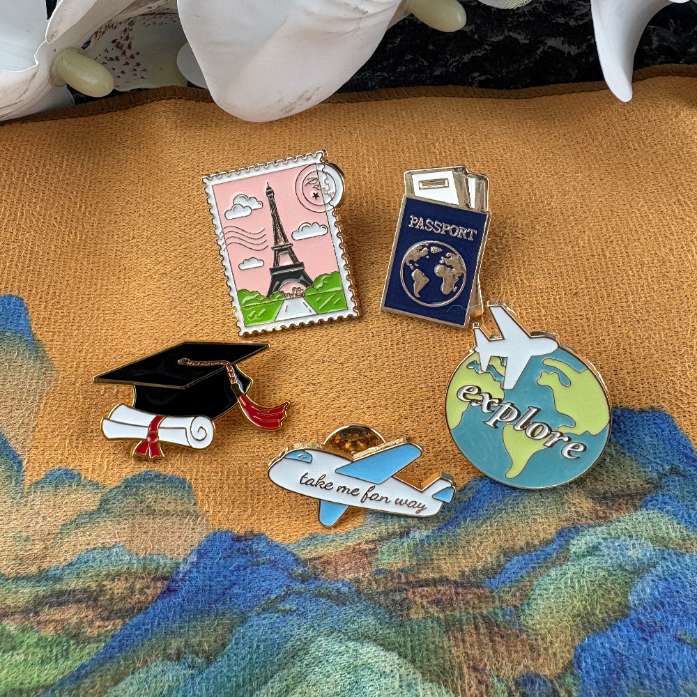 Cartoon Plane Earth Adventure  - Qantas Travel Accessories 评论和价格